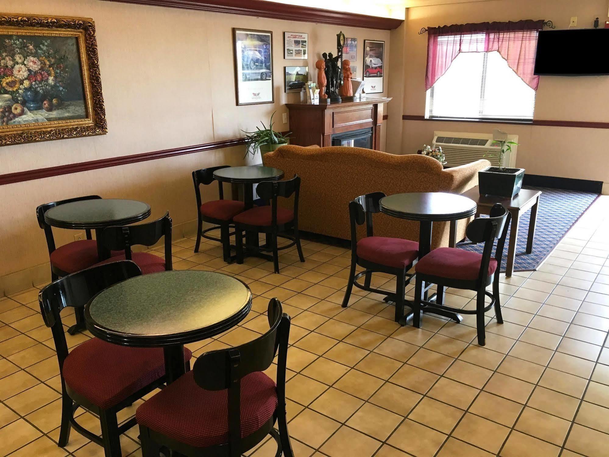Country Hearth Inn - Bowling Green Bagian luar foto