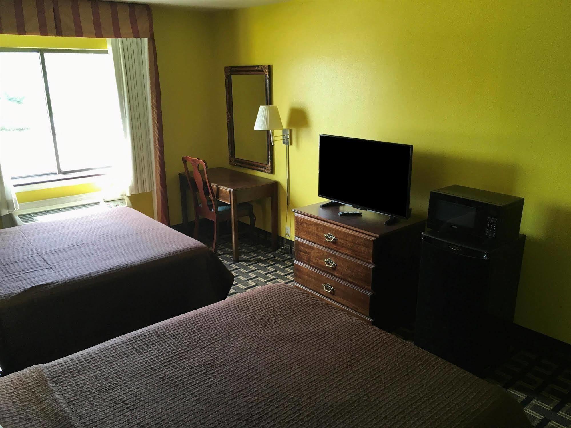 Country Hearth Inn - Bowling Green Bagian luar foto